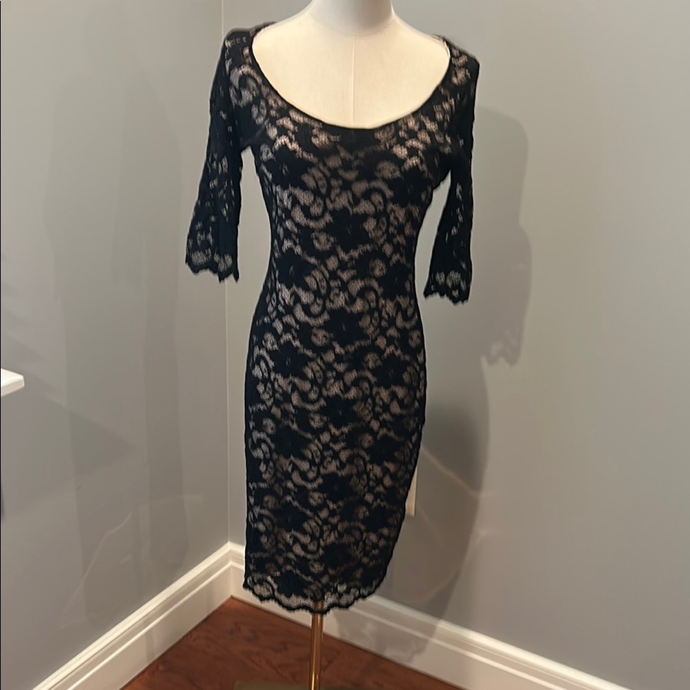 Badgley Mischka Black and Tan Cocktail Sheath Dress